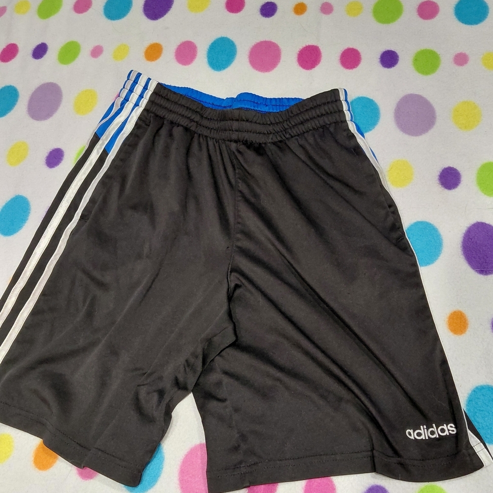 ADIDAS kids boys blue and black basketball shorts size M (10-12) Great Condition
